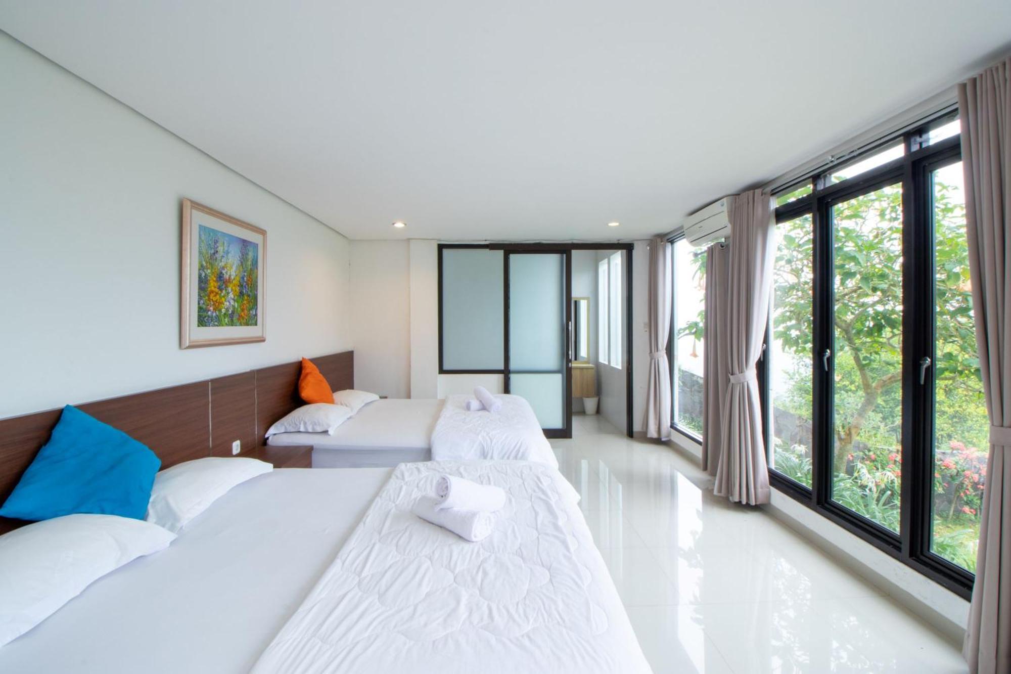 Family Only Villa With Large Backyard - De Reiz Kencana 4Br Bandung Exterior photo