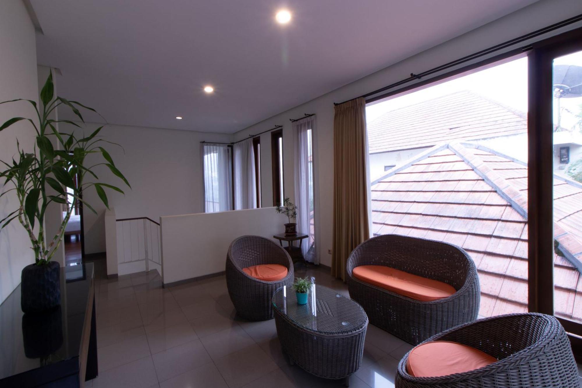 Family Only Villa With Large Backyard - De Reiz Kencana 4Br Bandung Exterior photo