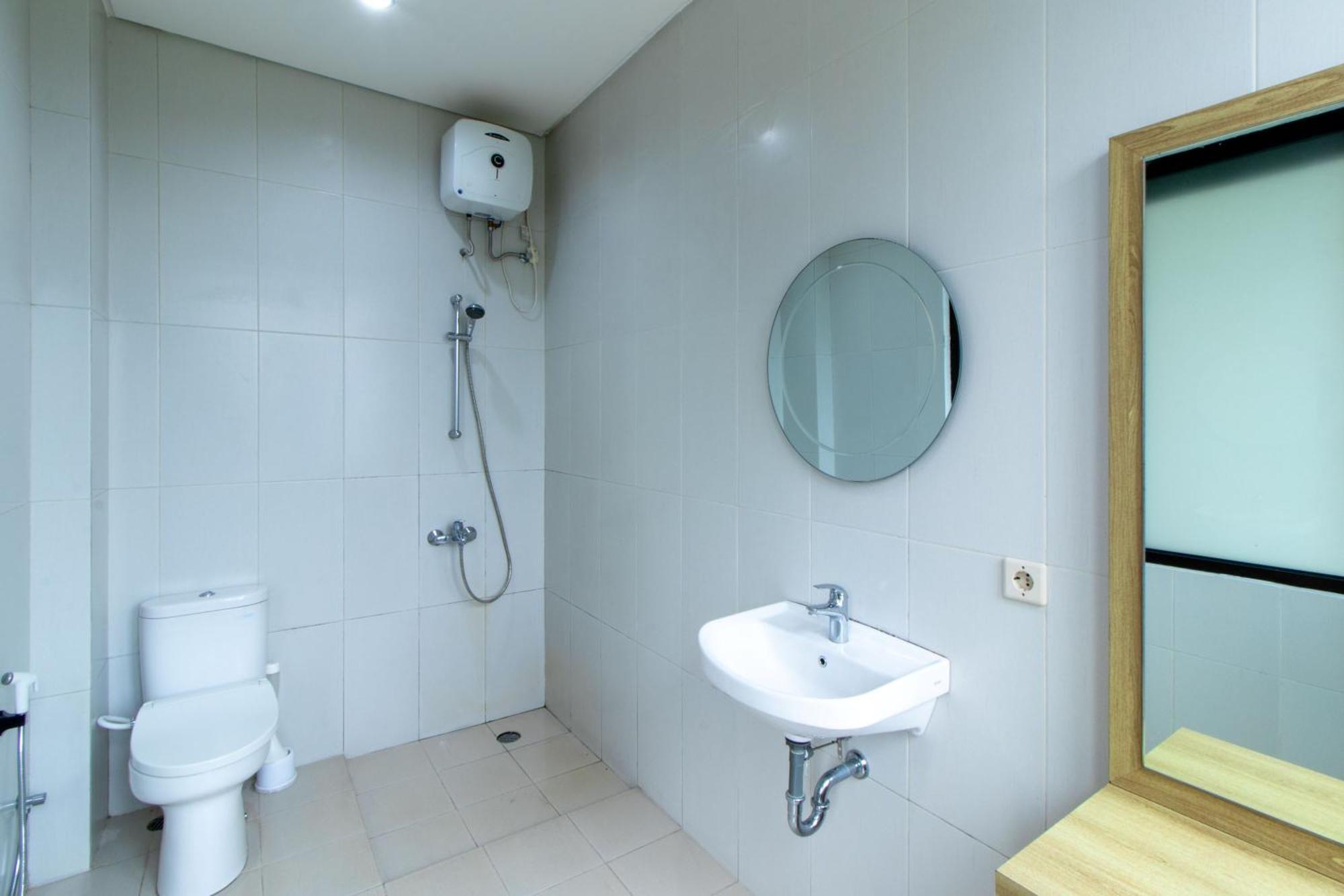 Family Only Villa With Large Backyard - De Reiz Kencana 4Br Bandung Exterior photo