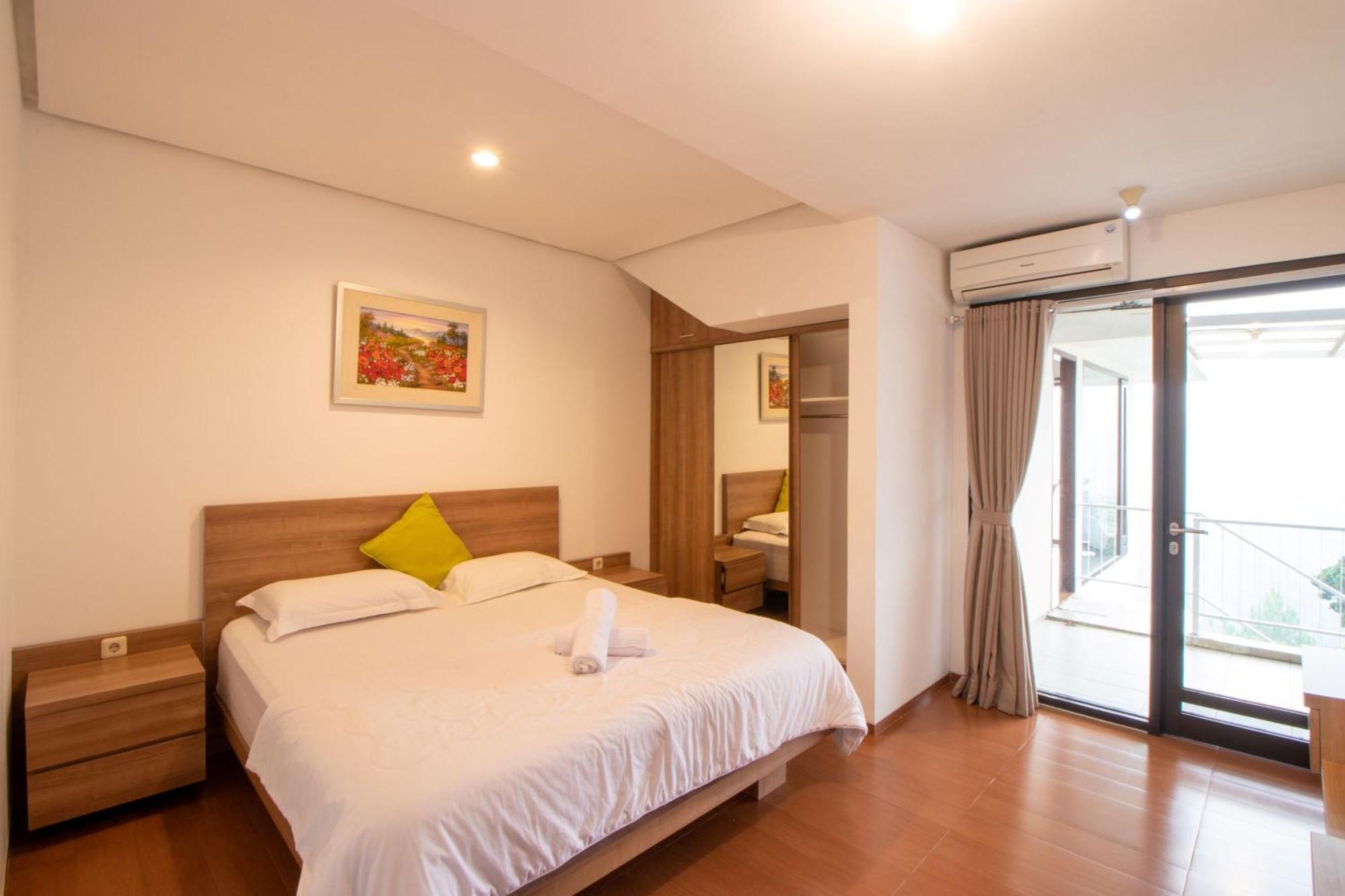 Family Only Villa With Large Backyard - De Reiz Kencana 4Br Bandung Exterior photo
